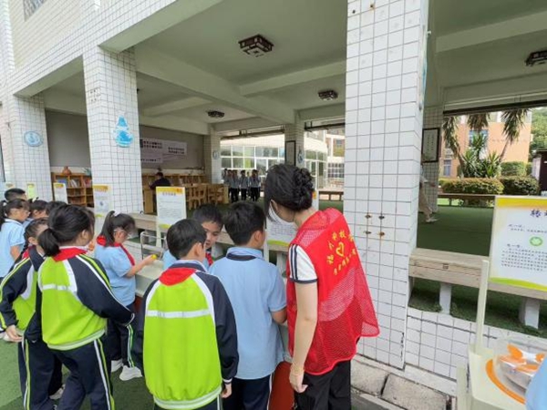 “少年逐光，探秘?zé)o限”——臺江第二實驗小學(xué)相約福州科技館共探科學(xué)秘境