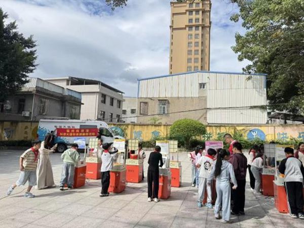 “科技大篷車，點燃科學夢”——長樂區(qū)鶴上鎮(zhèn)中心小學相約福州科技館共探科學秘境