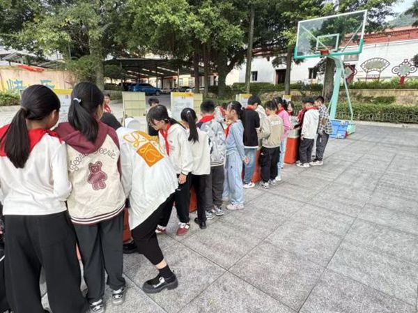 “科技大篷車，點燃科學夢”——長樂區(qū)鶴上鎮(zhèn)中心小學相約福州科技館共探科學秘境