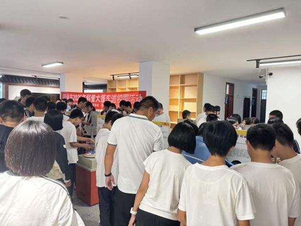 “車”載科學(xué)趣，濱江學(xué)子遇新知——福清濱江中學(xué)科普車活動(dòng)