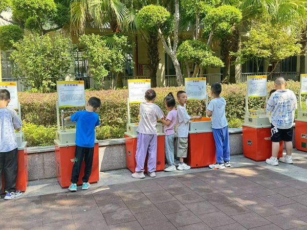 “科學(xué)巴士進校園，探索奇妙科學(xué)課”——福建開放大學(xué)附屬中學(xué)相約奇妙科學(xué)之旅