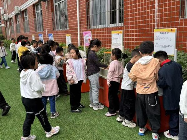 “玩轉(zhuǎn)科學(xué)，車享快樂”——福州科技館攜手福州市遠(yuǎn)洋小學(xué)共赴趣味科學(xué)之約