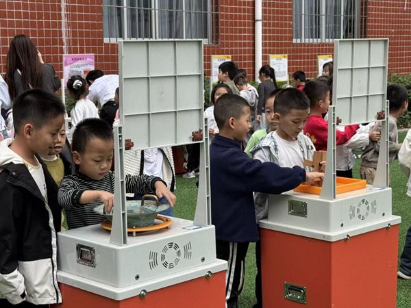 “玩轉(zhuǎn)科學(xué)，車享快樂”——福州科技館攜手福州市遠(yuǎn)洋小學(xué)共赴趣味科學(xué)之約