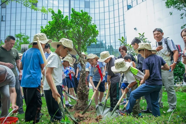 2025榕臺科技研學(xué)活動首日在福州科技館精彩啟幕——兩岸青少年共探科學(xué)奧秘 院士領(lǐng)航點(diǎn)燃科技夢想