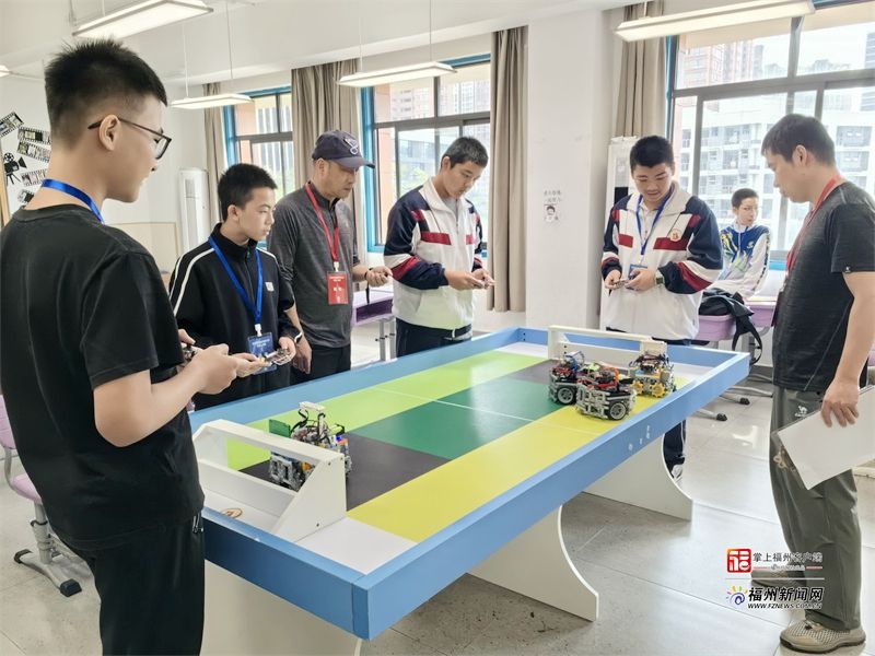 第二十屆福州市青少年機器人競賽圓滿落幕——線上線下雙軌聯(lián)動 近3500名青少年點燃科創(chuàng)熱情
