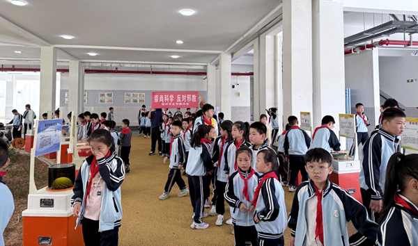 筑牢青春防線！反邪教宣傳走進(jìn)福州市鼓山新區(qū)學(xué)校