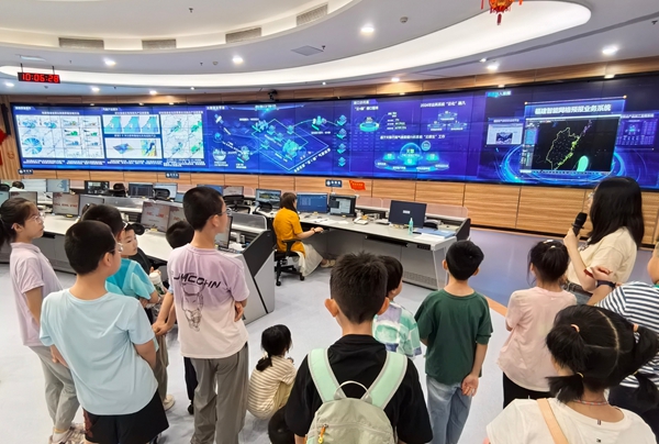 “走進(jìn)氣象臺(tái) 探索風(fēng)雨真相”閩都科普研學(xué)行圓滿收官