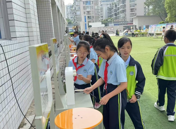 “少年逐光，探秘?zé)o限”——臺(tái)江第二實(shí)驗(yàn)小學(xué)相約福州科技館共探科學(xué)秘境