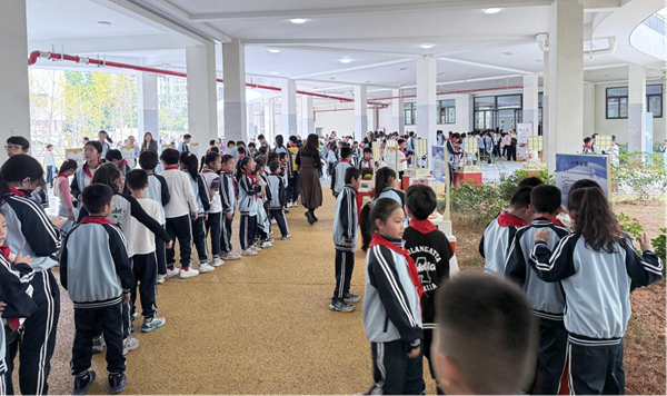 科技微光點亮少年新征程 ——福州科技館助力鼓山新區(qū)學(xué)校第十屆科技節(jié)活動