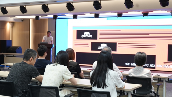 “以練筑防 護航平安”——福州科技館開展2025年防恐應(yīng)急綜合演練