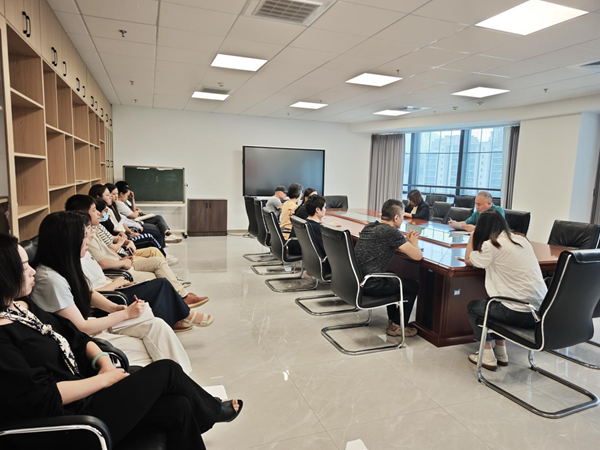 福州科技館深入貫徹中央八項規(guī)定精神學(xué)習(xí)教育，擰緊違規(guī)吃喝“監(jiān)督閥”，開展侵害群眾利益問題案例警示教育
