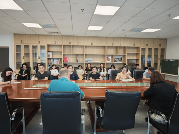 福州科技館深入貫徹中央八項規(guī)定精神學(xué)習(xí)教育，擰緊違規(guī)吃喝“監(jiān)督閥”，開展侵害群眾利益問題案例警示教育