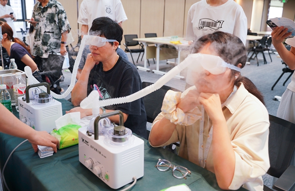 黨建共建送健康 眼科義診暖人心——福州科技館聯(lián)合東南眼科醫(yī)院開展公益眼健康篩查黨員志愿服務(wù)活動(dòng)